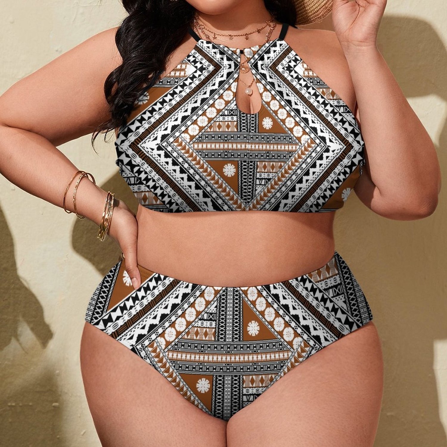 Curved Plus Size